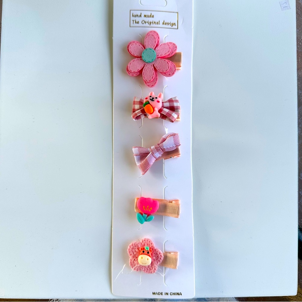 NWT!!!Baby girls pretty hair clips ( x 5)